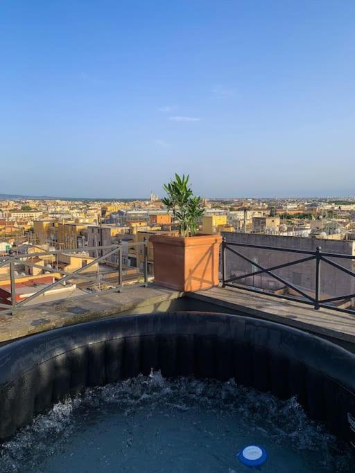 Spectacular and Cozy Loft w/Terrace, near Termini - B&B Roma