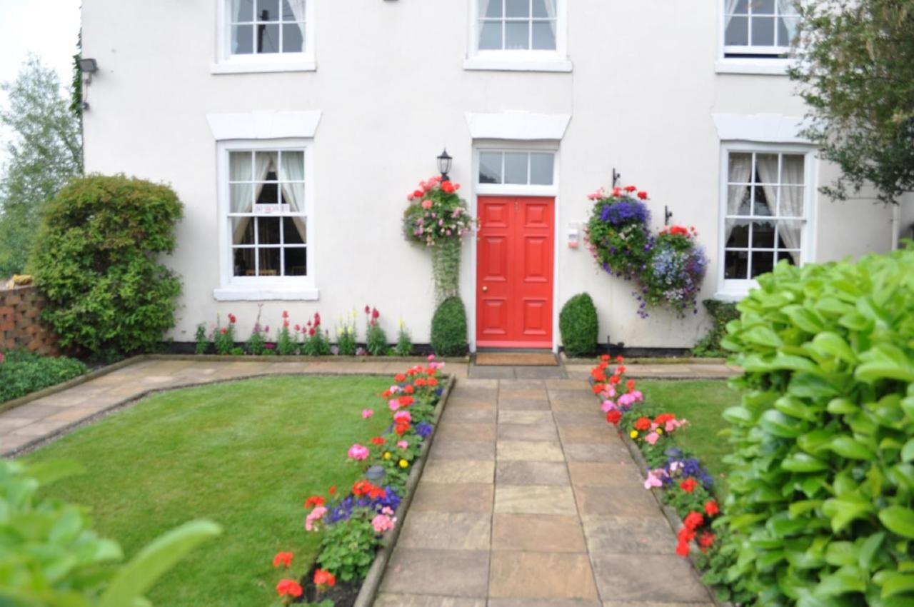 Holden House - Bed and Breakfast