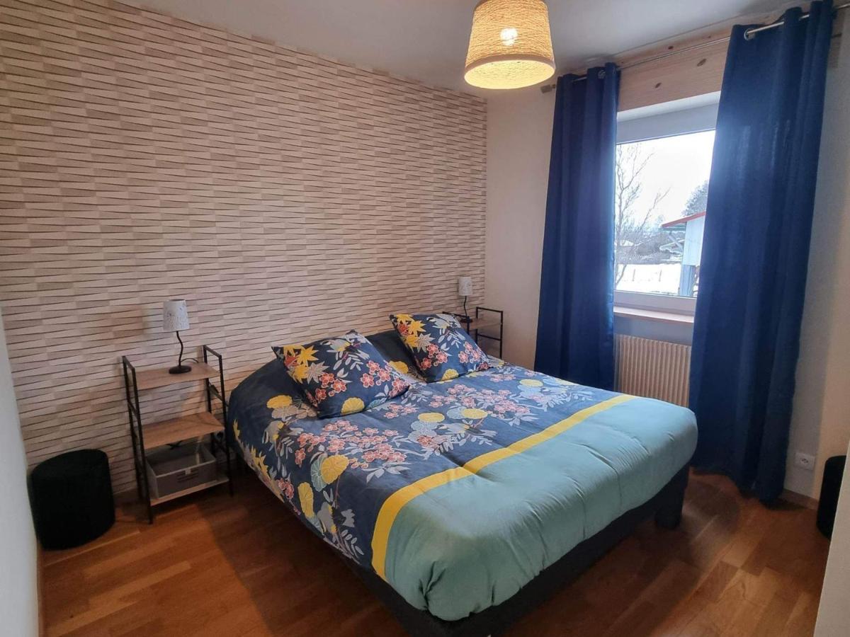 Maison spacieuse avec terrasse, près de Saint-Dié, idéale pour randonnées et proche de l'Alsace - Chambres d'hôtes La Bourgonce