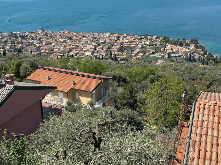 Villa Malù - APT Mara - Piscina e vista lago - B&B Torri del Benaco
