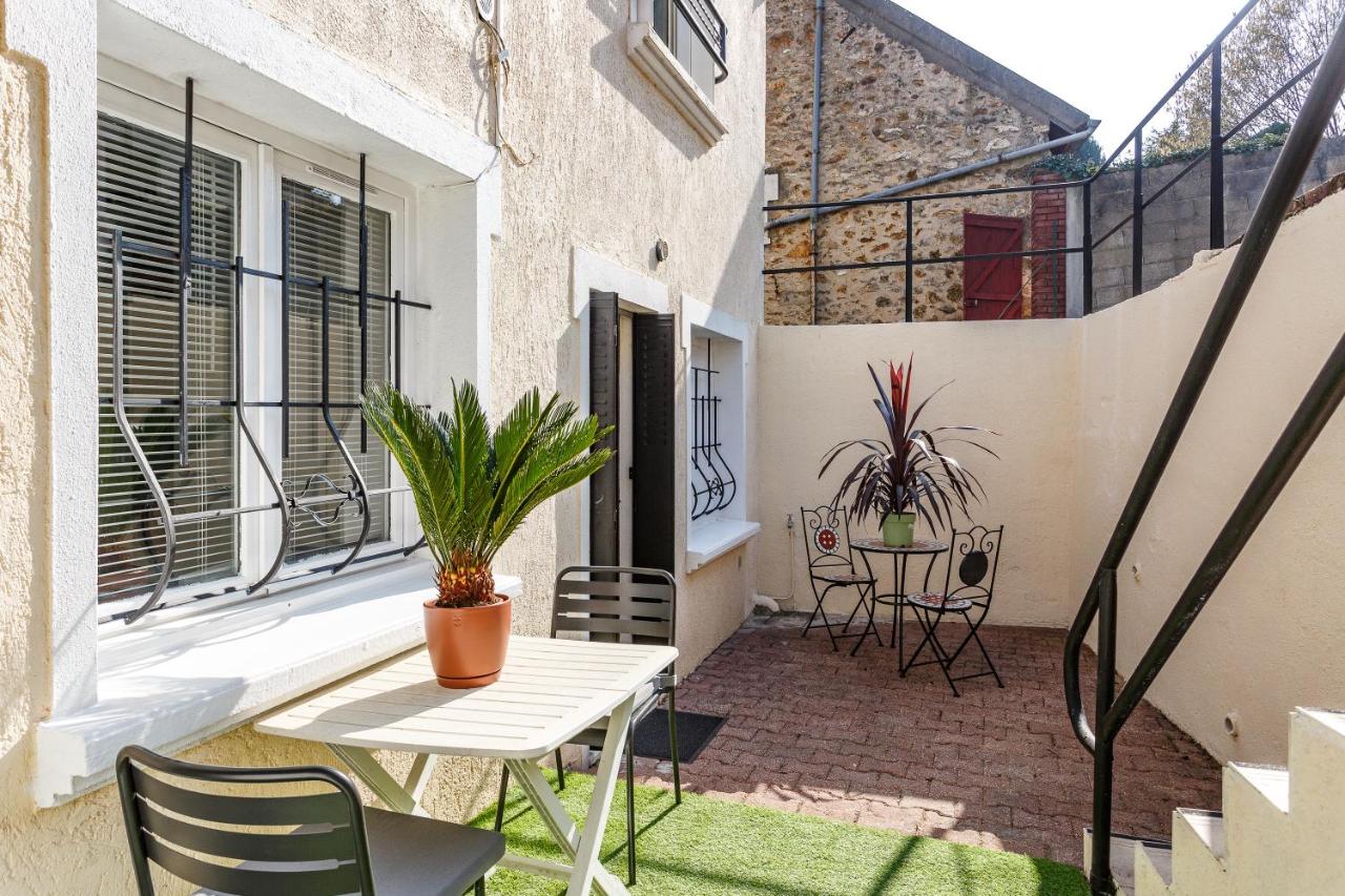 LA TERRASSE - FIBRE - PARKING GRATUIT - Proche écoles et entreprises - B&B