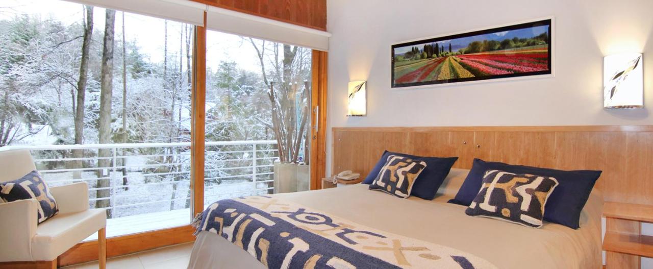 One-Bedroom Apartment with Balcony