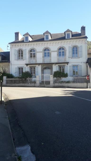 B&B Luz-Saint-Sauveur - Magnifique maison de maître du 18e avec jardin - Bed and Breakfast Luz-Saint-Sauveur