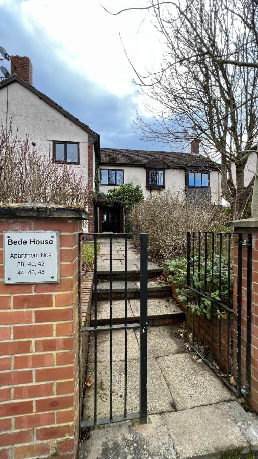 Lovely One-Bedroom Condo With Indoor Fireplace - B&B Sunderland