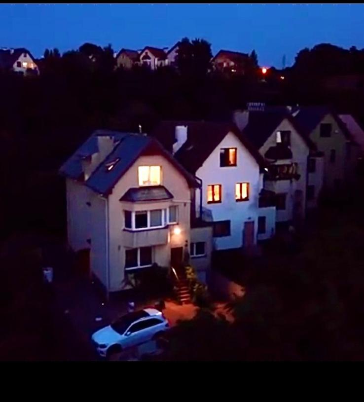 Familia Apartament na wzgórzu 3 z sauną i salą zabaw dla dzieci - Chambres d’hôtes Gdynia