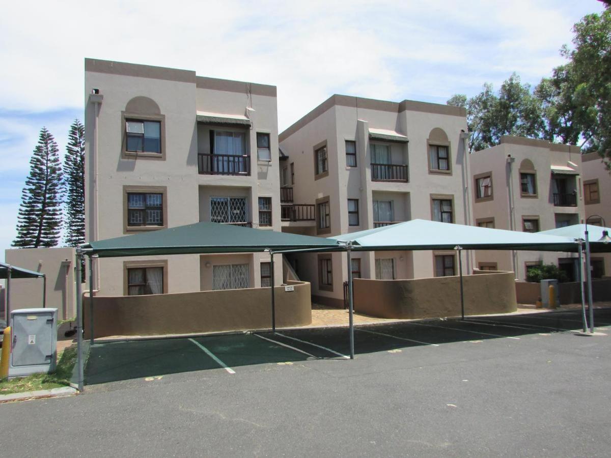 B&B Durbanville - Broadway Self Catering Apartments - Bed and Breakfast Durbanville
