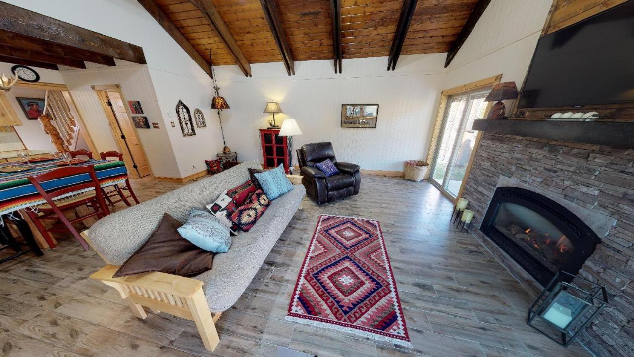 Tranquil Little Cabin On The River With High Speed Wifi - B&B Red River