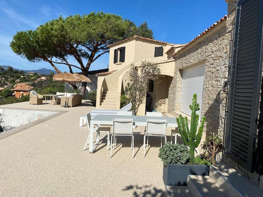 Villa Corse Vue mer et piscine - Bed and Breakfast