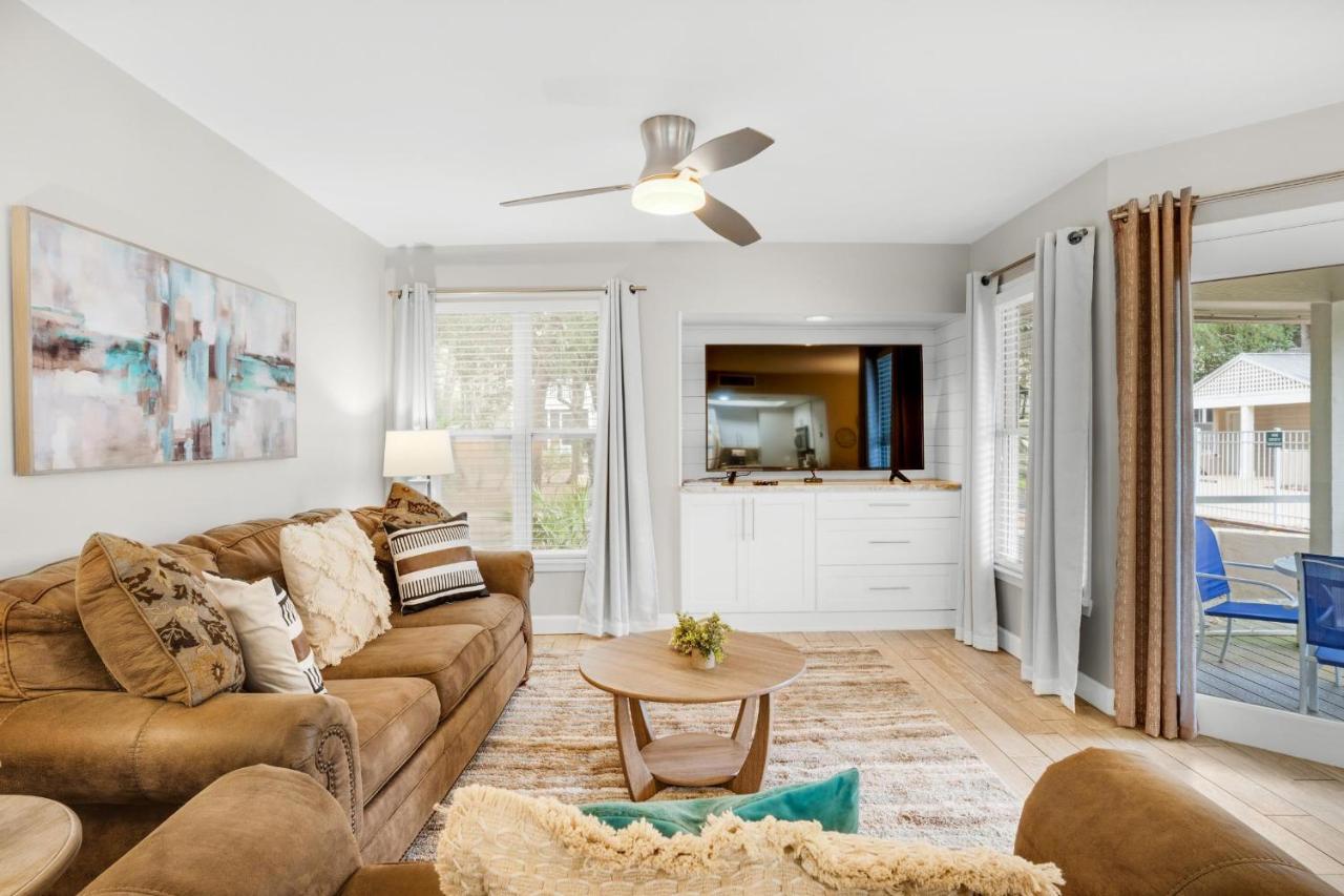 Hidden Dunes Beach Cottage 208- Dune Our Thing - Bed and Breakfast Destin