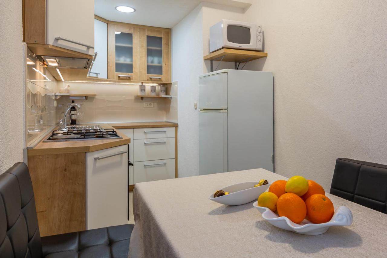 Apartmani Lovrenco - B&B Krvavica