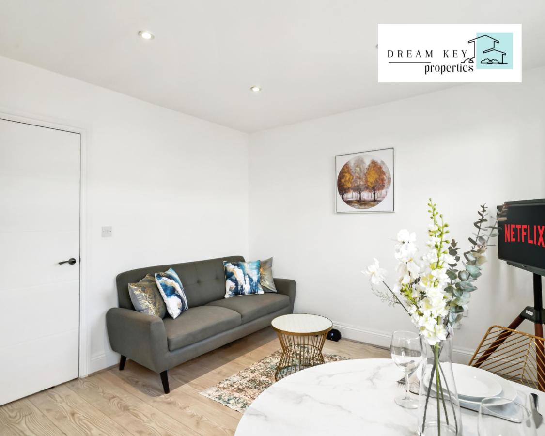 B&B Uxbridge - One Bedroom Apartment by Dream Key Properties Short Lets & Long Lets Uxbridge with Free Wi-fi - 5 - Bed and Breakfast Uxbridge