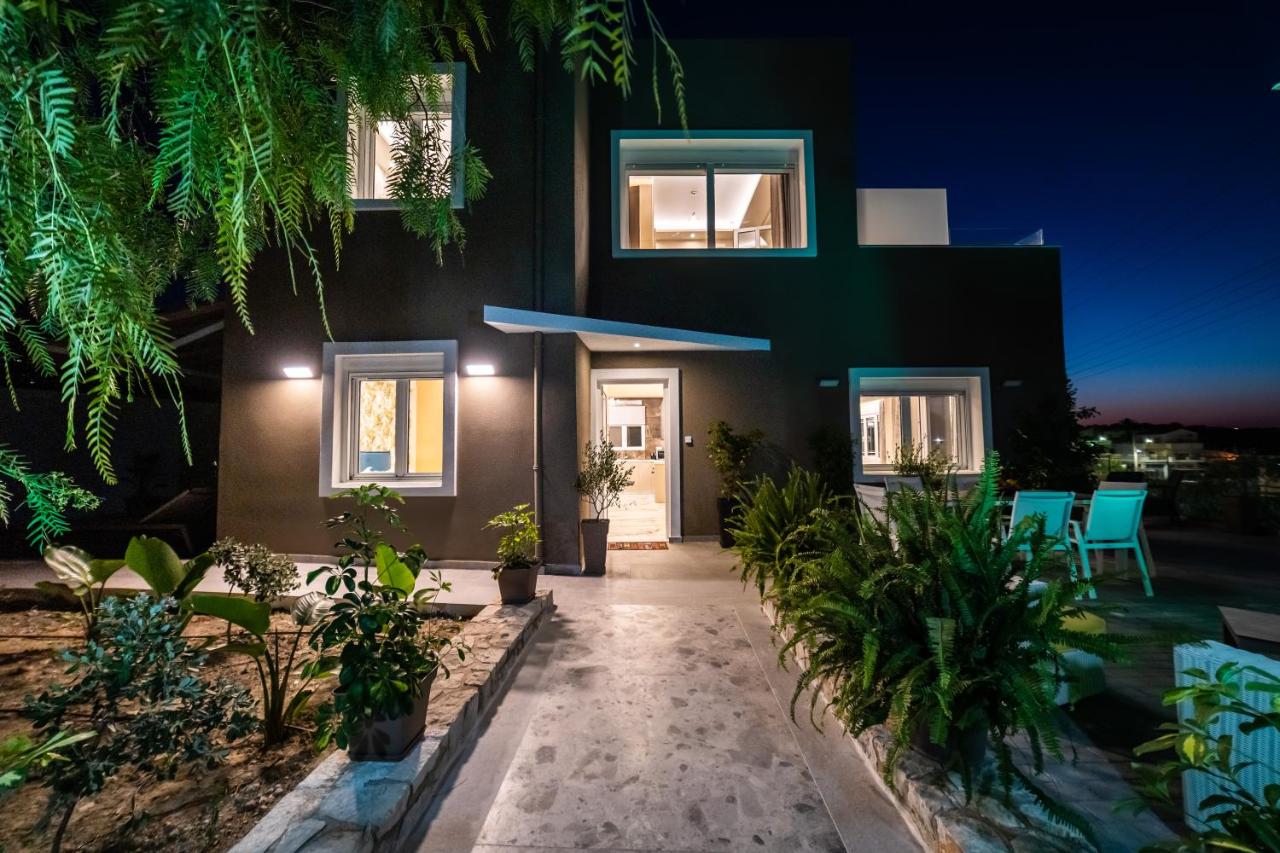 Thomas Villa Hersonissos - Private Pool - Sleeps 6 - B&B