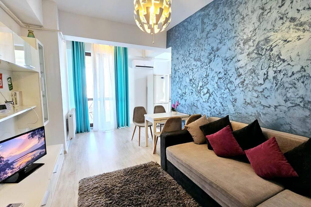 Cityscape Apartment near Palas Mall - Bed and Breakfast Iași