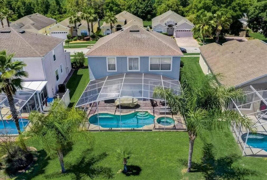 5 Bedroom Disney Vacation Resort with Private Pool Spa Golf Pet Friendly - B&B