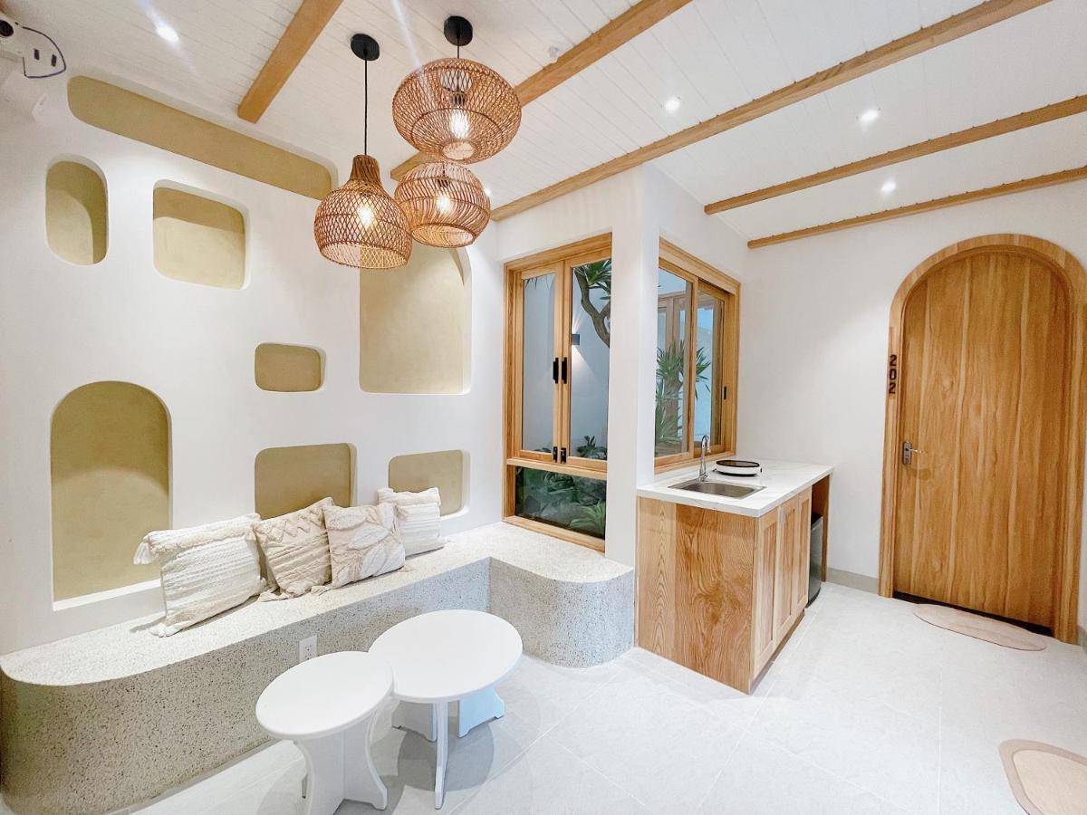 Baphu Beachwalk Apartment - 5 min walk to My Khe beach - B&B Da Nang