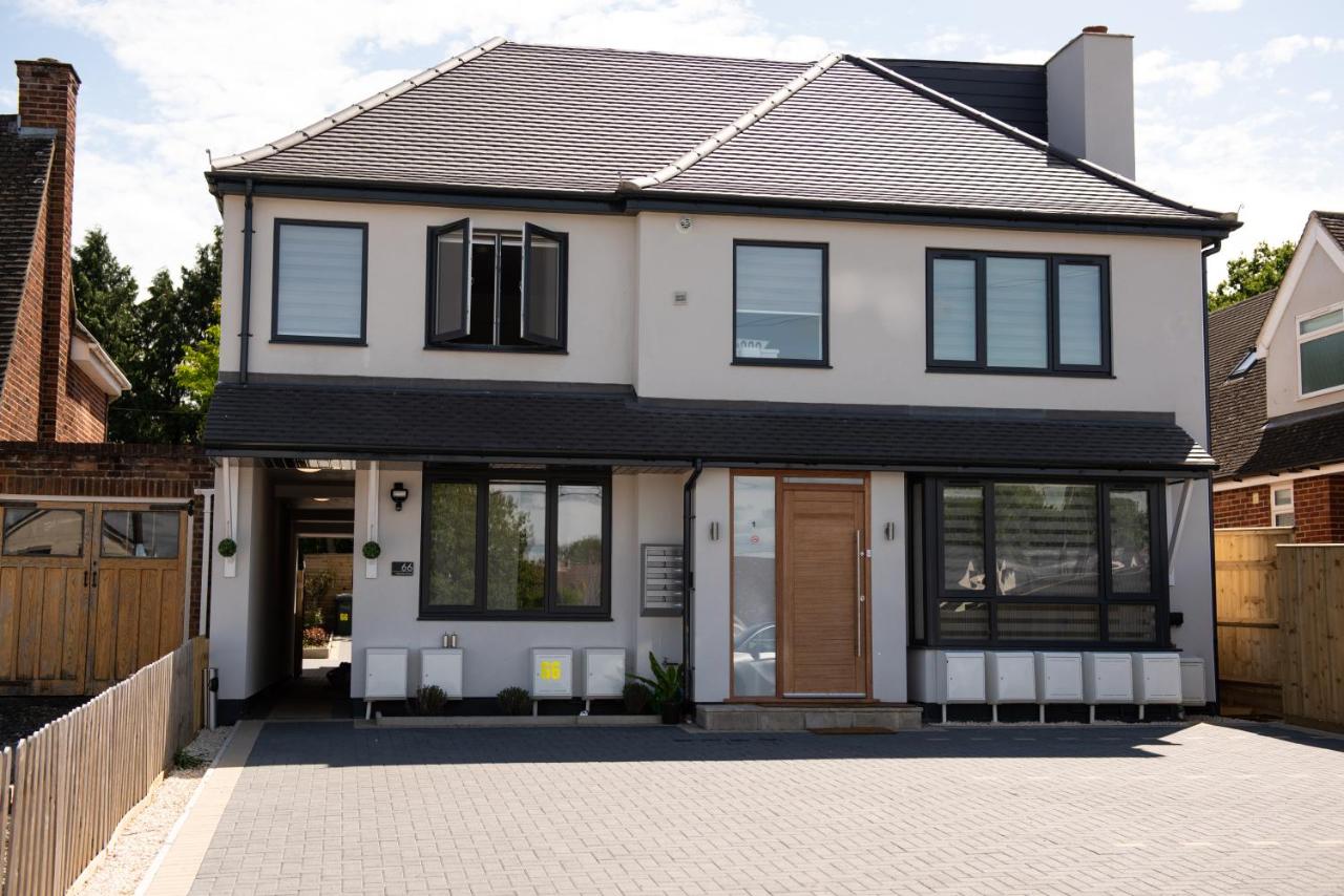 Walnut Flats-F4, 2-Bedroom with Ensuite - Parking, Netflix, WIFI - Close to Oxford, Bicester & Blenheim Palace - Chambres d’hôtes
