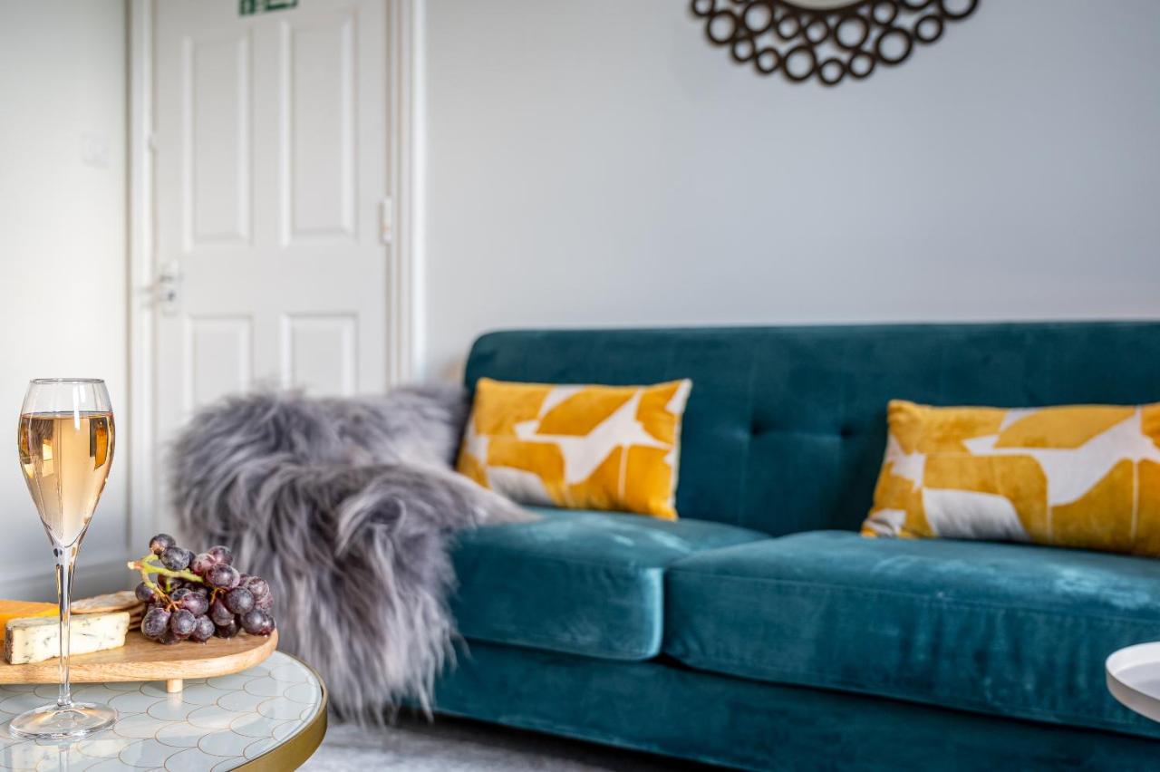 Stunning 5 Bedroom 5 En-Suite Victorian House in Harrogate - Ferienwohnung Harrogate