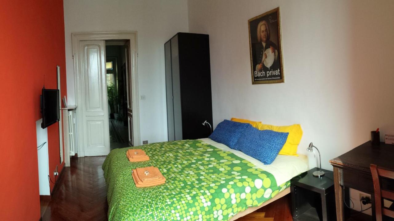 Tweepersoonskamer met een Eigen Externe Badkamer