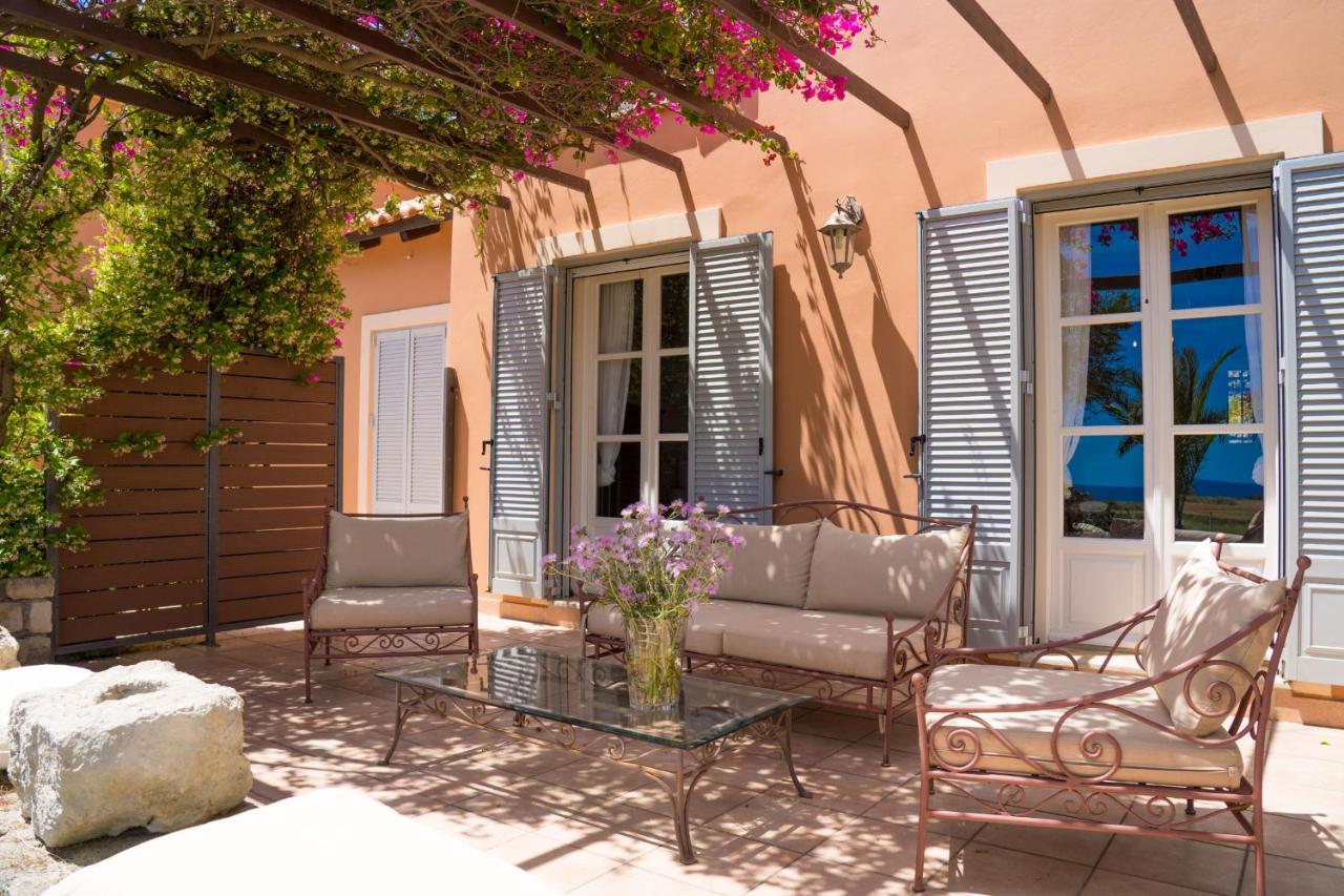 Kefalonia Stylish house with balcony and sea view - Chambres d'hôtes Kounopetra