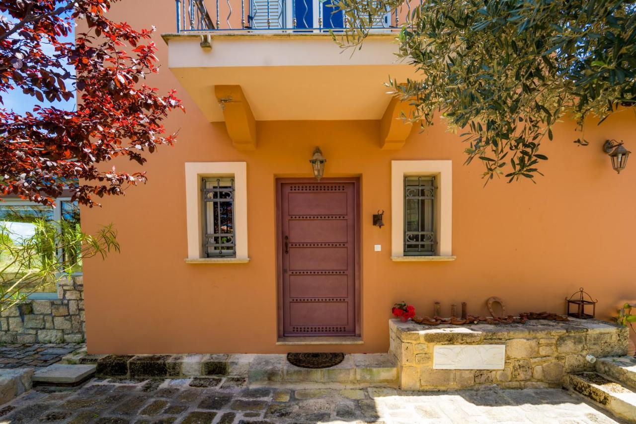 Kefalonia Stylish house with balcony and sea view - Chambres d'hôtes Kounopetra