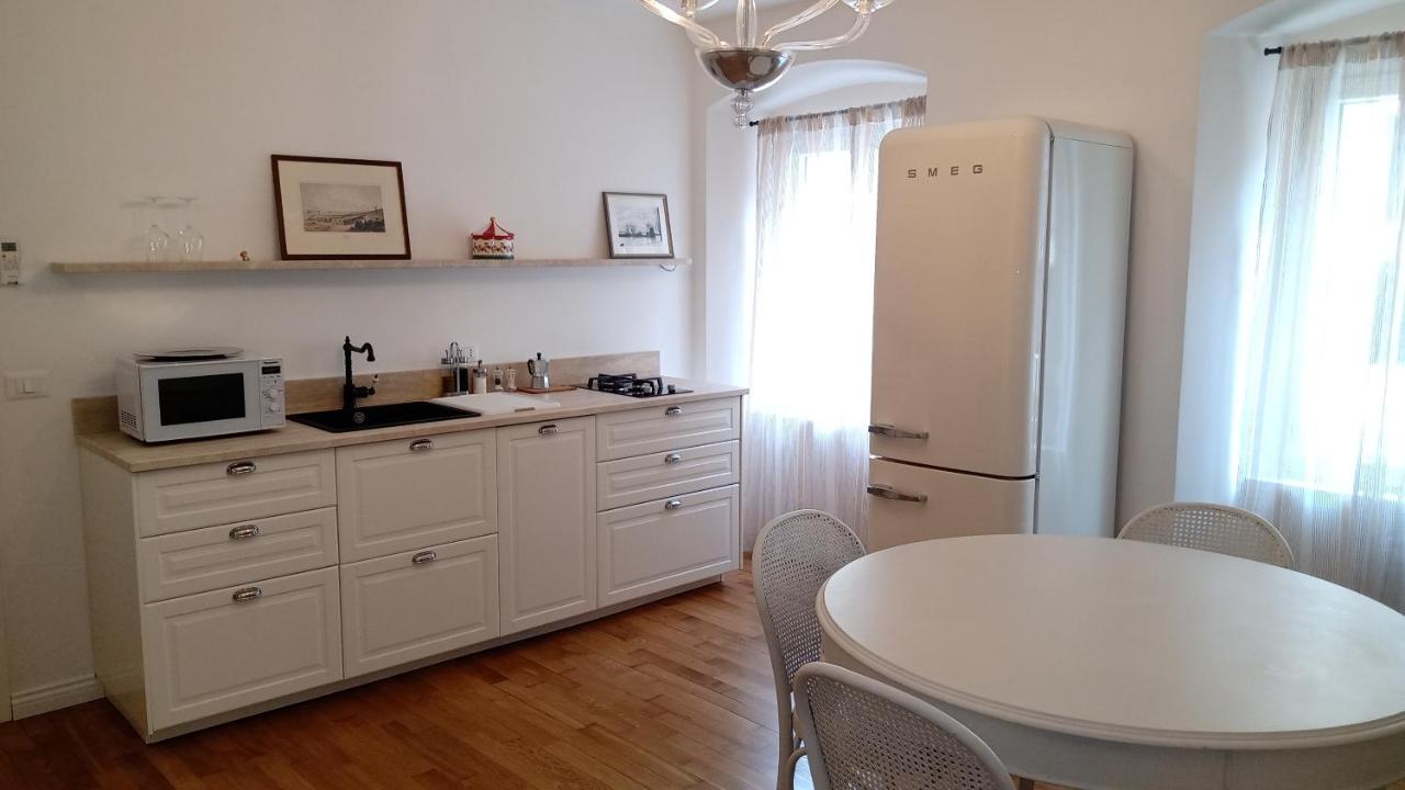 B&B Trieste - Casa Renova, intero appartamento, 2 camere, max 4 ospiti, Trieste zona storica - Bed and Breakfast Trieste