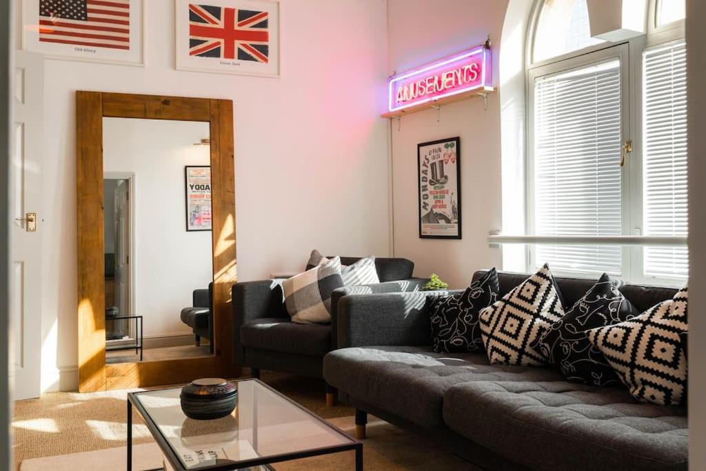 Church House Loft - Ferienwohnung