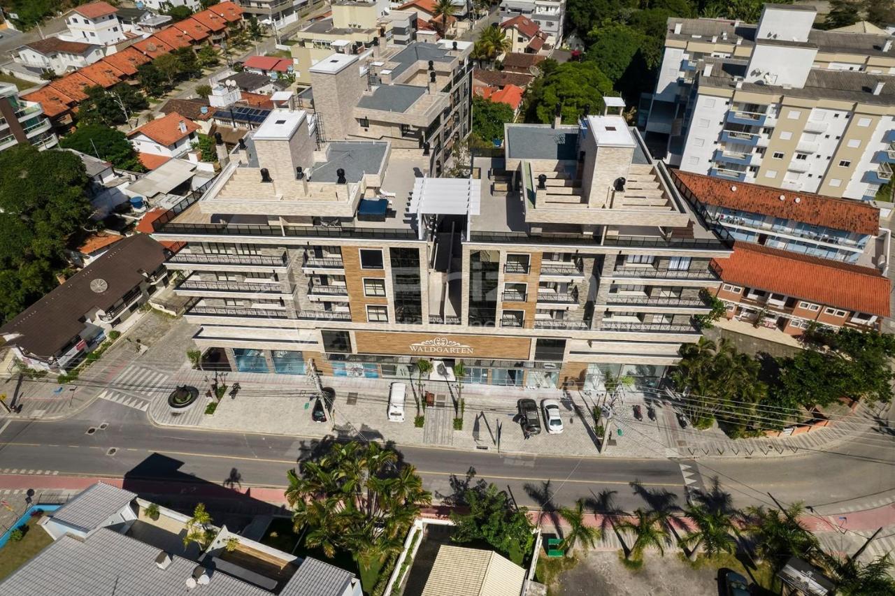 302 Bl 01 - WaldGarten Bombinhas - 50 m do Mar e Frente Avenida - Condomínio de Alto Padrão - Piscina - Academia - Salão de jogos - Chambres d'hôtes Bombinhas