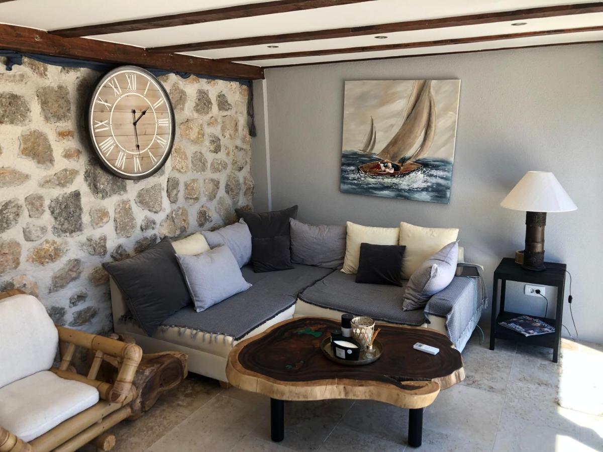 Private Cottage in olive grove with heated Pool - B&B
