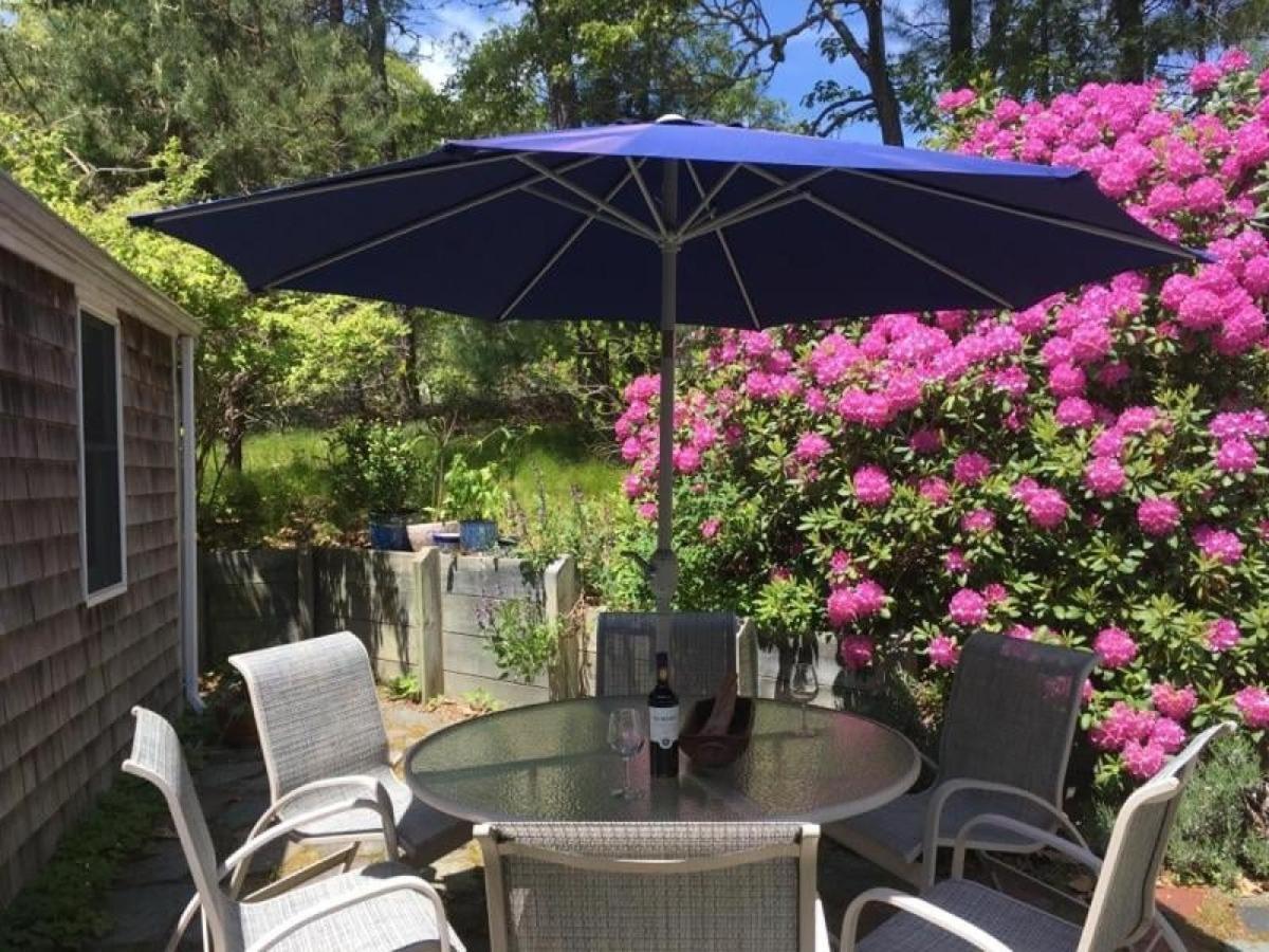 19 Old Cart Way Chatham Cape Cod - The Rosa Rugosa - B&B