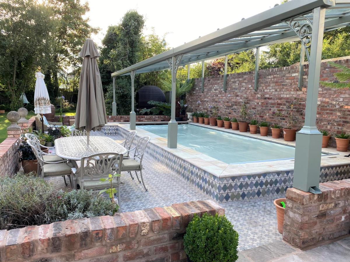 B&B Roby - Lyndhurst - Victorian villa with heated pool - Bed and Breakfast Roby