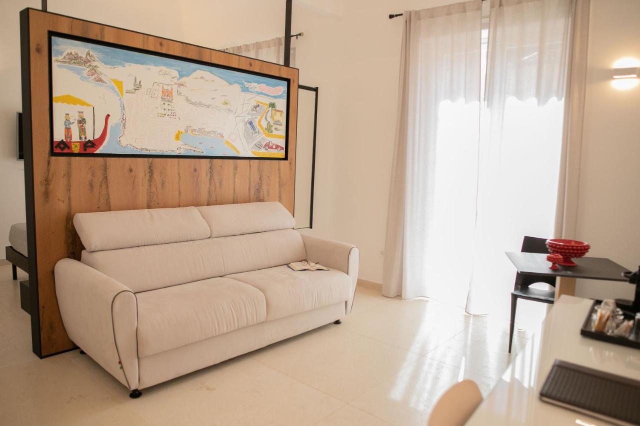 Camera Quadrupla Deluxe