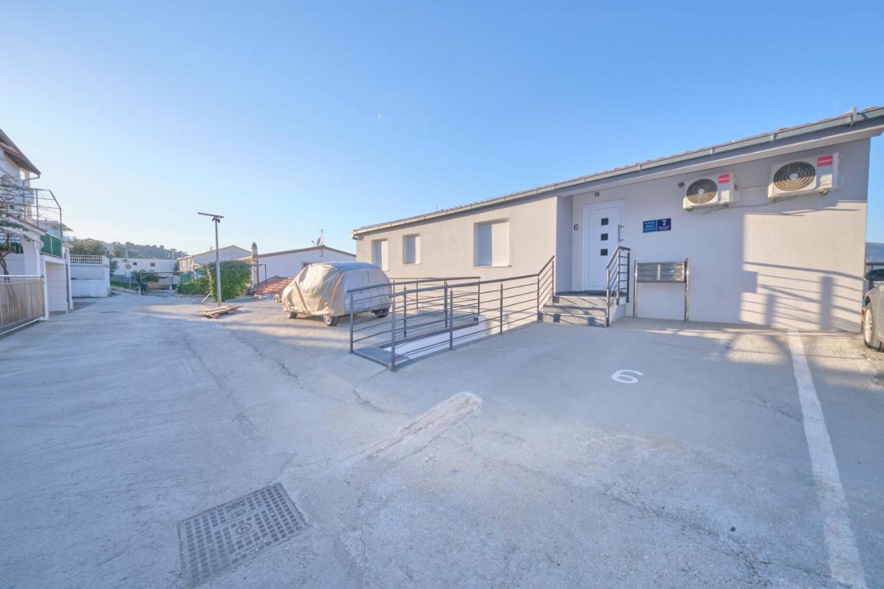 Queen's Lodge Mastrinka by Litto - B&B Trogir