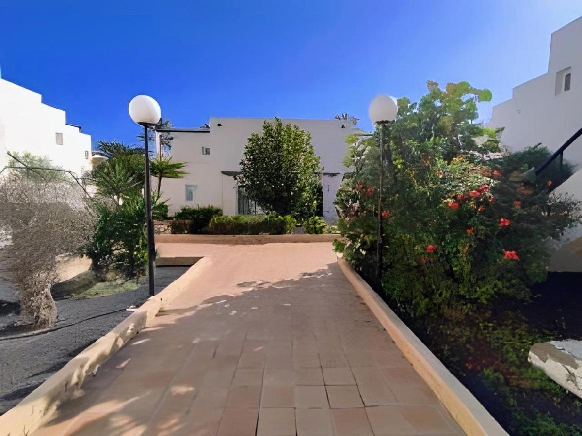 Red Hibiscus Corralejo iRent Fuerteventura - B&B Corralejo