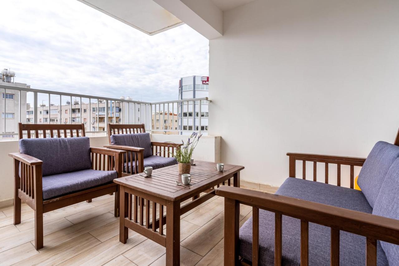 Celeste 3-Bedroom Apartment in Larnaca - B&B
