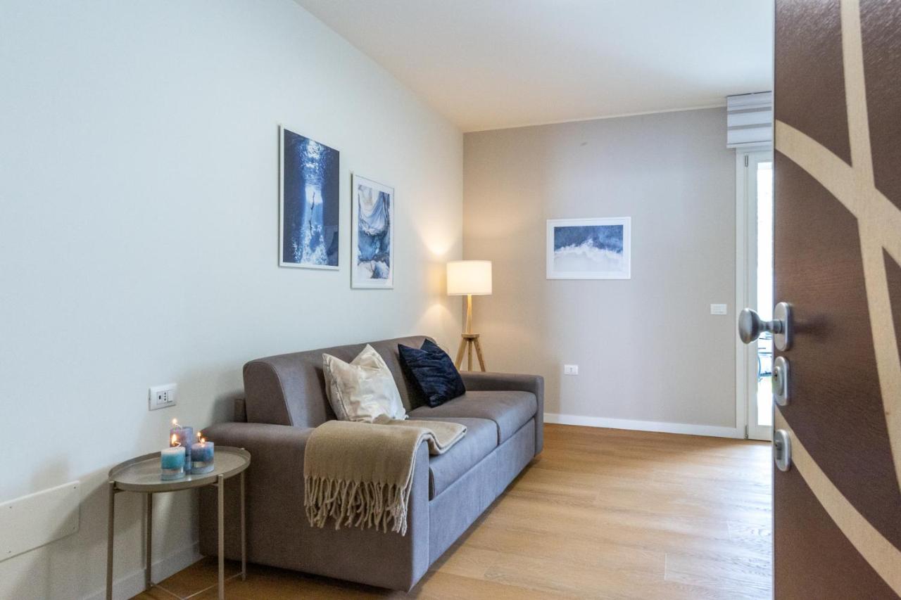 Colombo Palace - viale colombo 358 - B&B Quartu Sant'Elena