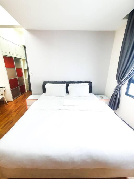 B&B Seri Kembangan - [HERITAGE 7] HOMESTAY Studio 4Pax, FREE WIFI - Bed and Breakfast Seri Kembangan