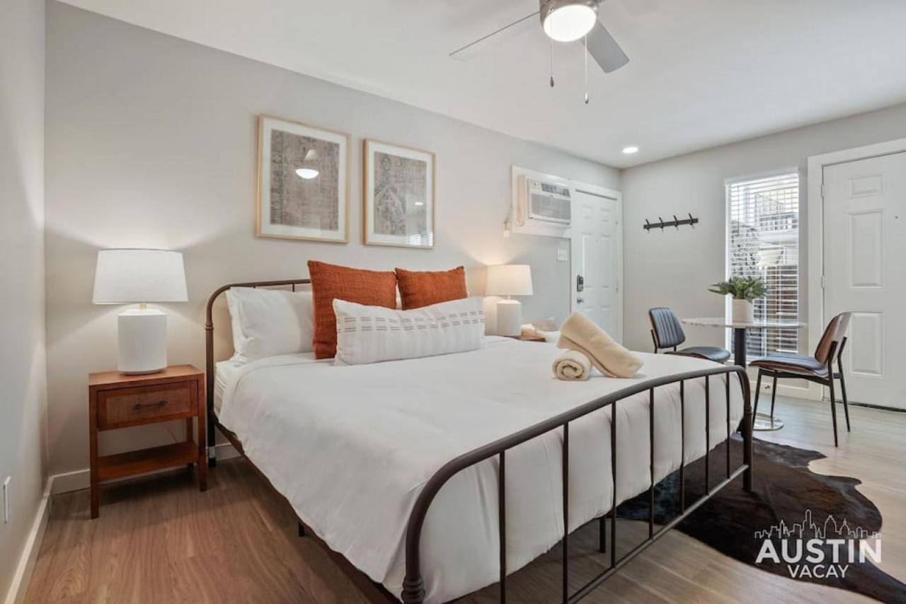 Explore Austin Life Studio Near Guadalupe St - B&B