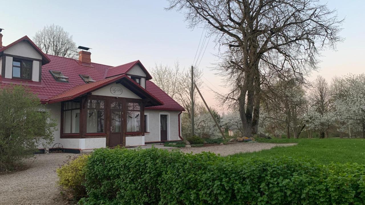 Lielvirbu viesu māja - Bed and Breakfast Lielvirbi