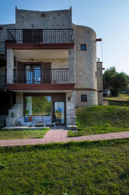 Under The Stars - B&B Kassandra