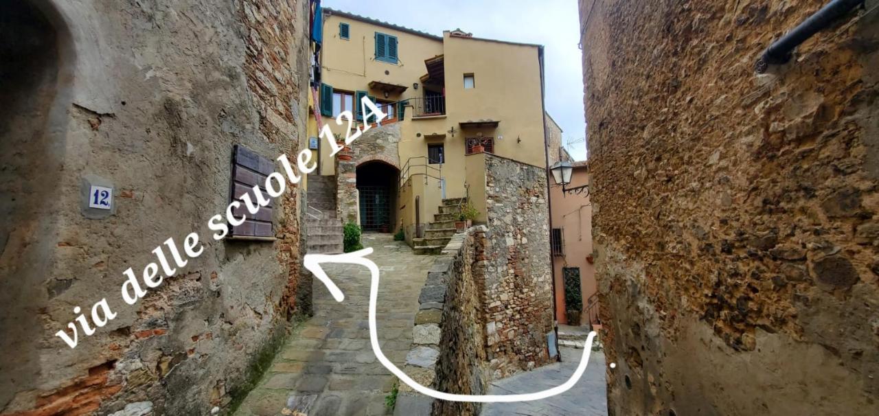 CASINA TOSCANA, Cozy studio in the heart of Campiglia Marittima with FREE Wi-Fi - B&B