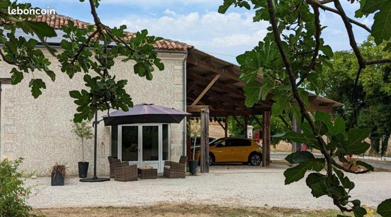 Gîte avec piscine au cœur de la campagne - Ferienwohnung Saint-Aulais-la-Chapelle
