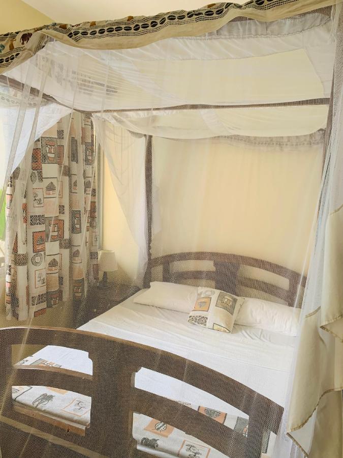 Queen Room with Pool View