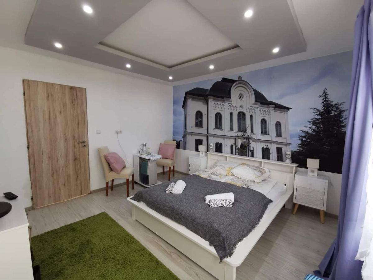 Centrum Villa Szolgáltatóház - B&B
