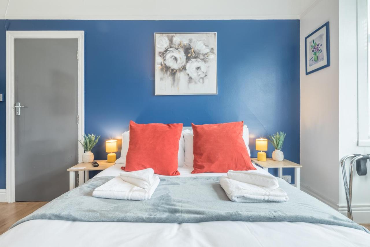 Studio 4 -Spacious Triple Studio Getaway with Modern Amenities - B&B Cambridge