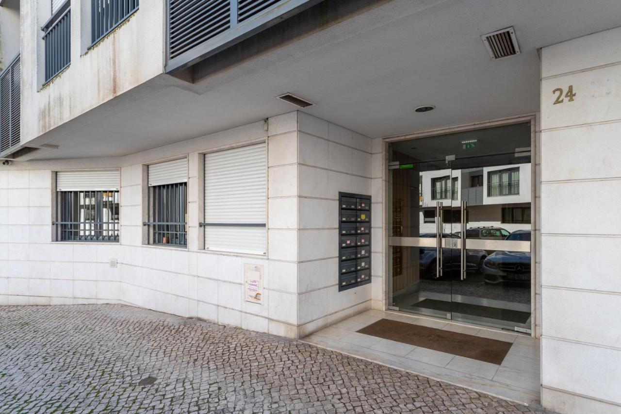 Modern & Elegant 2 bedroom in Amadora by GT House - Bed and Breakfast