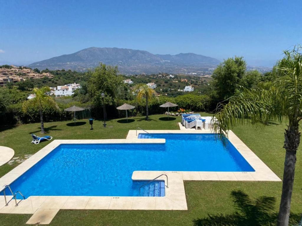 Socrates Holiday Rental, La Mairena - El Soto Golf Club FREE PADEL GYM TENNIS & GOLF - Bed and Breakfast