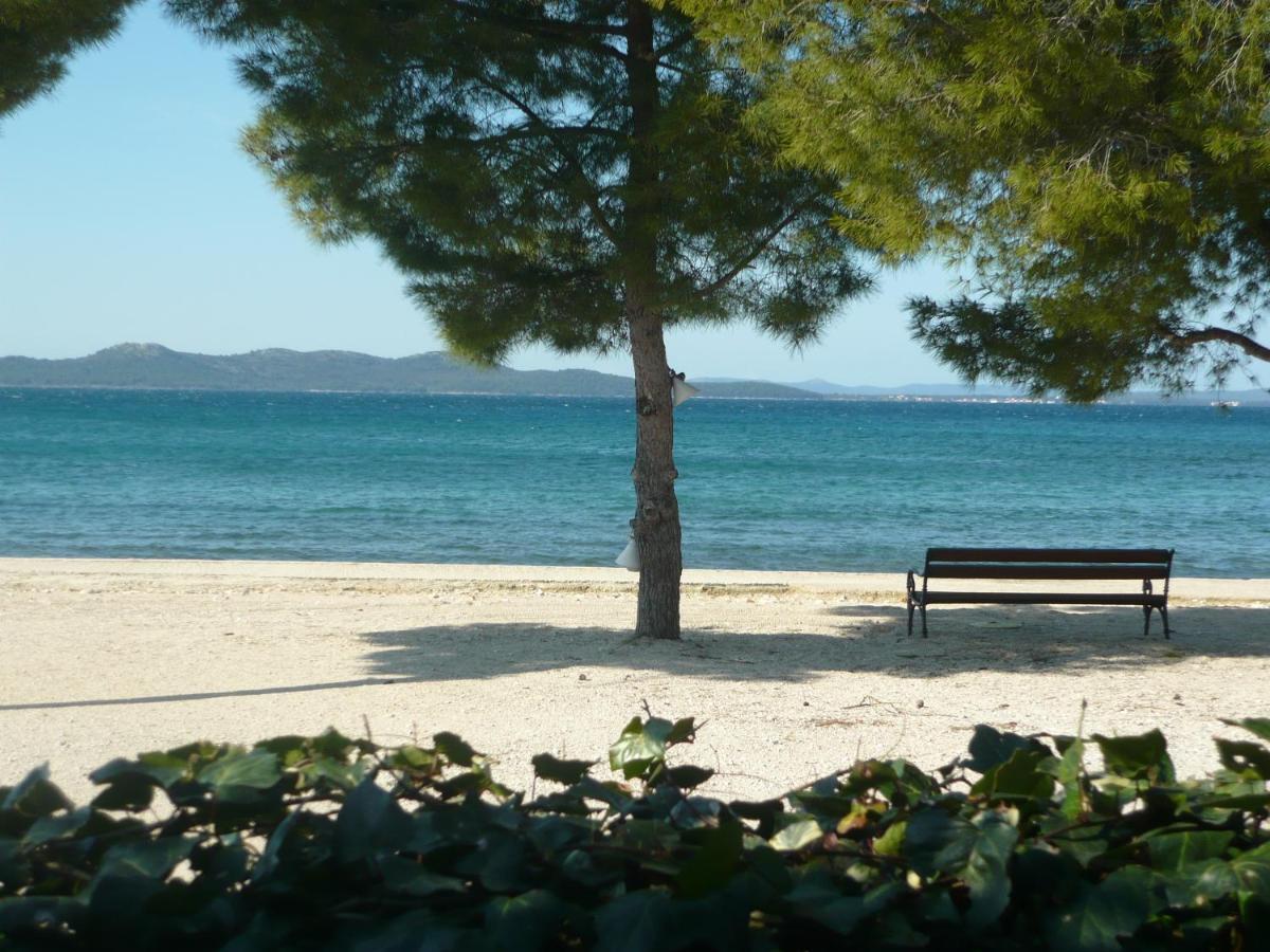 Apartment Dora - Bed and Breakfast Zadar