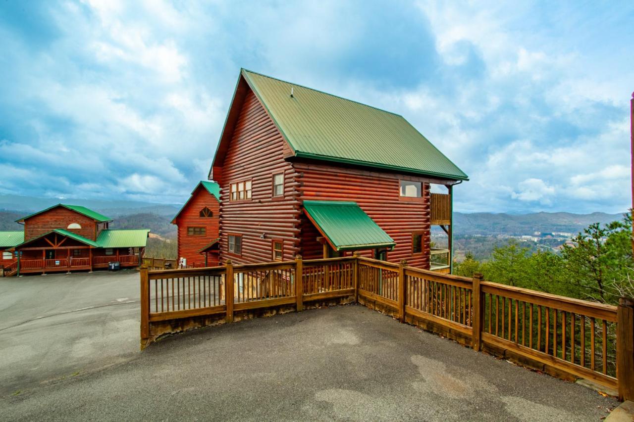 A Shining Starr Beautiful MTN Views Hot Tub - B&B Sevierville