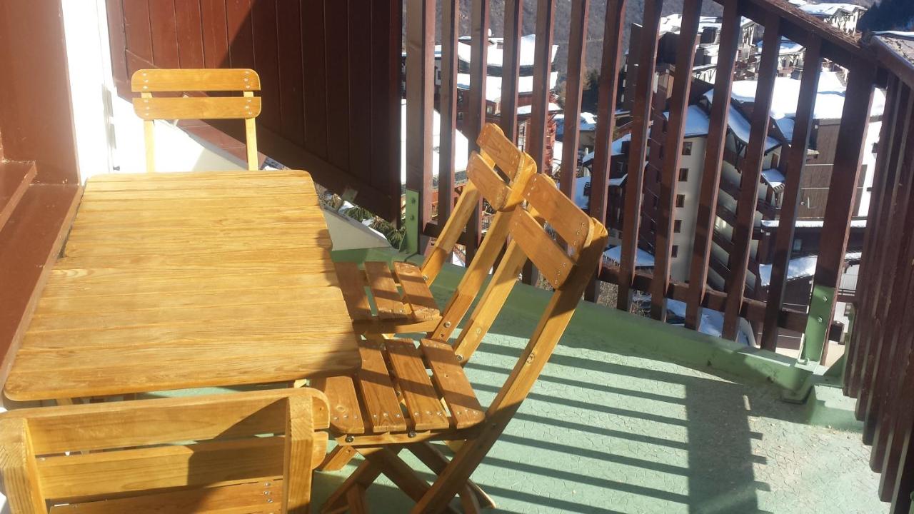 Appartement en résidence skis aux pieds avec sauna - Chambres d’hôtes