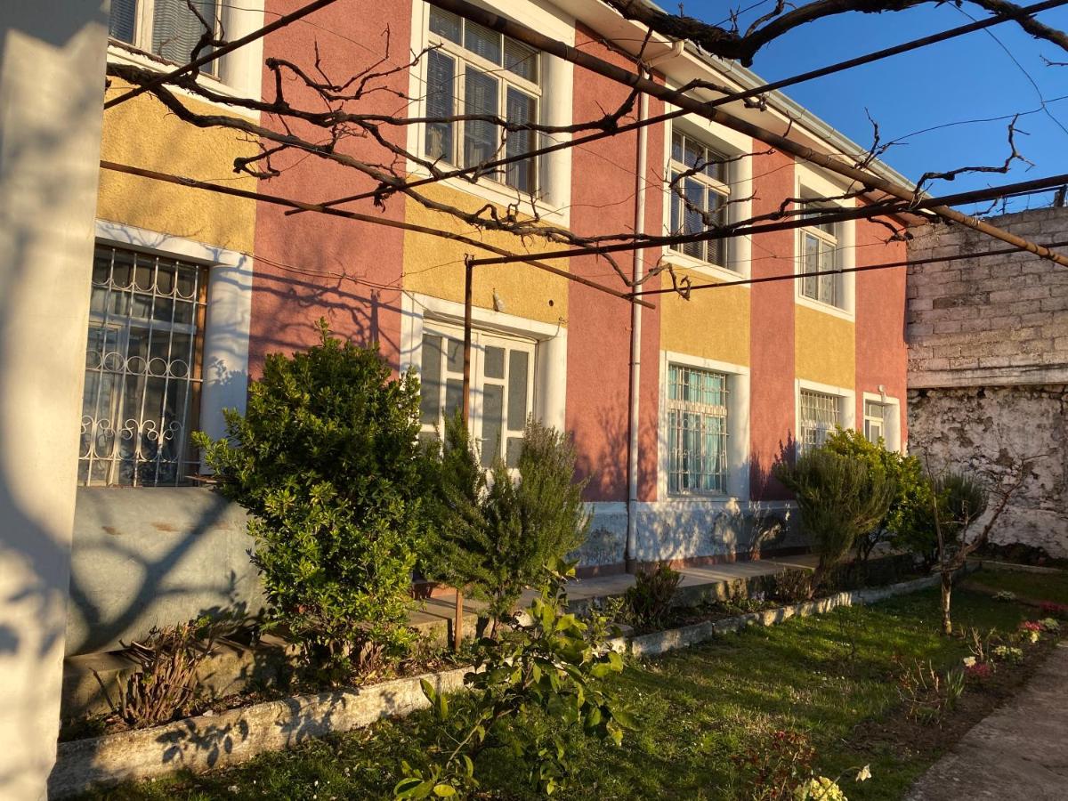 B&B Kruja - Vila Llulla - Bed and Breakfast Kruja